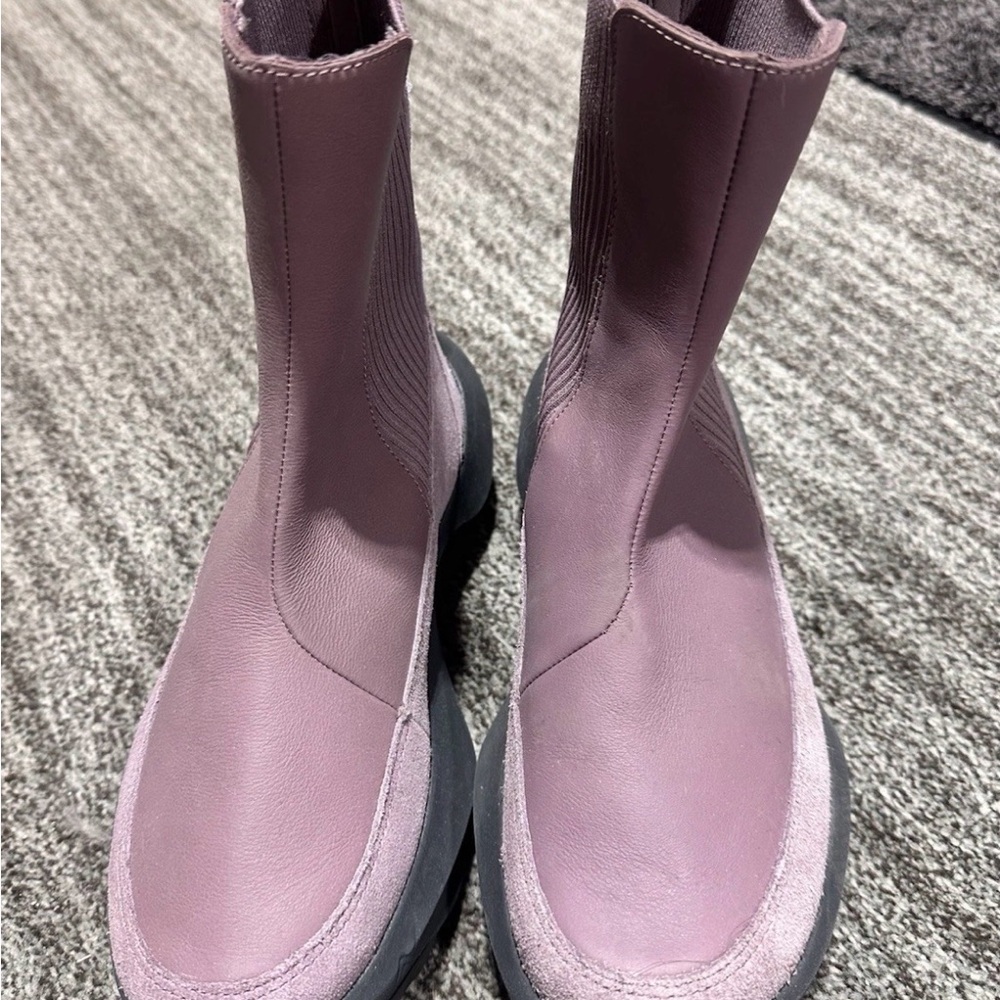 The North Face Mauve/Purple Chelsea-Style Lug Sole Ankle Boots